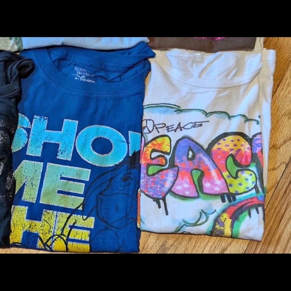100% cotton medium/ small tshirts bundle